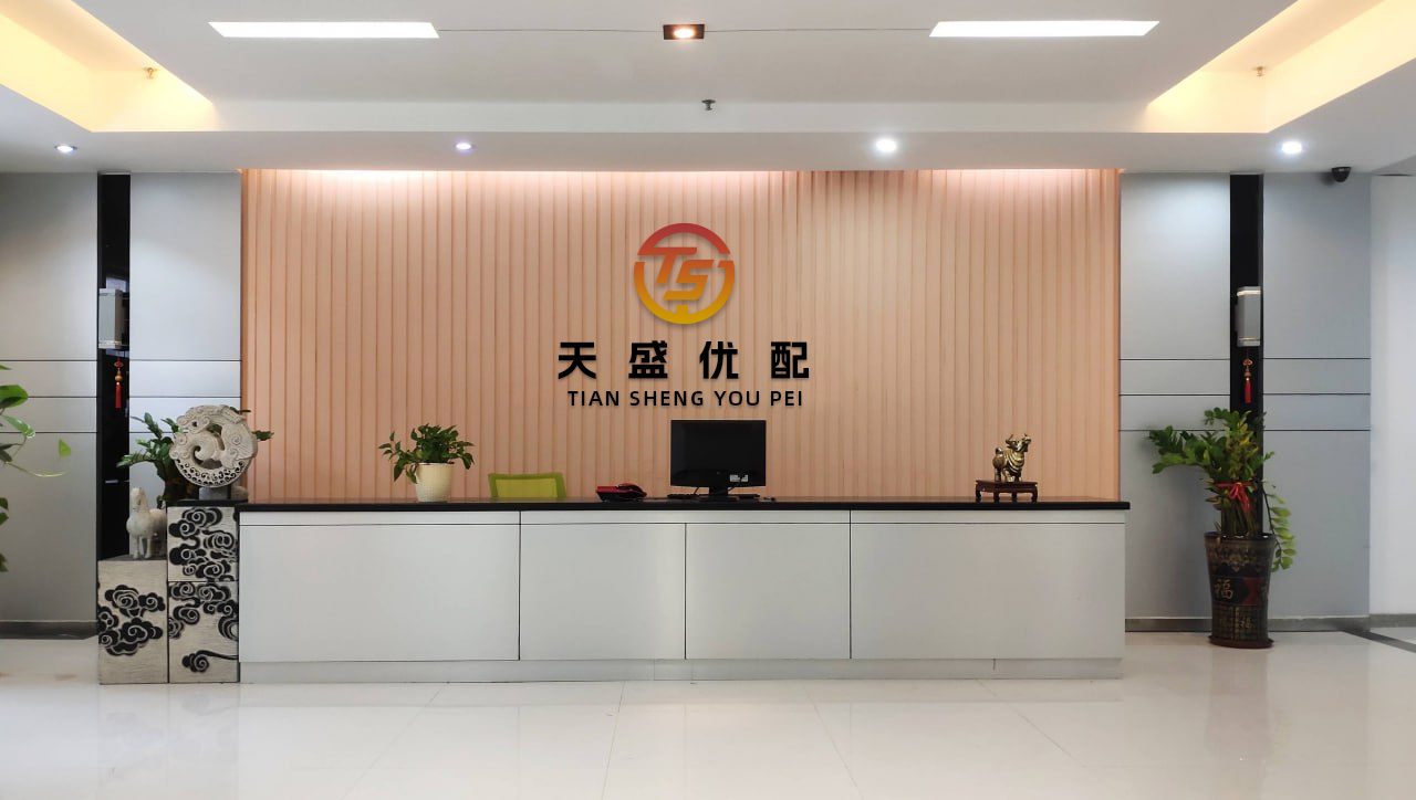 蓝乔配资 阿奇和莉莉贝特正脸照被公布，揭开了王室从不提这两孙儿背后原因